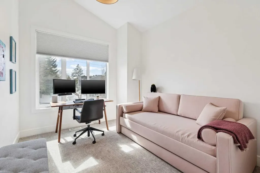 534 35a Street NW Calgary AB T2N 2Z9