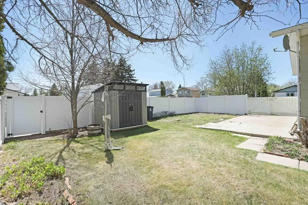 160 Ingram Park Drive Brooks AB T1R0L1