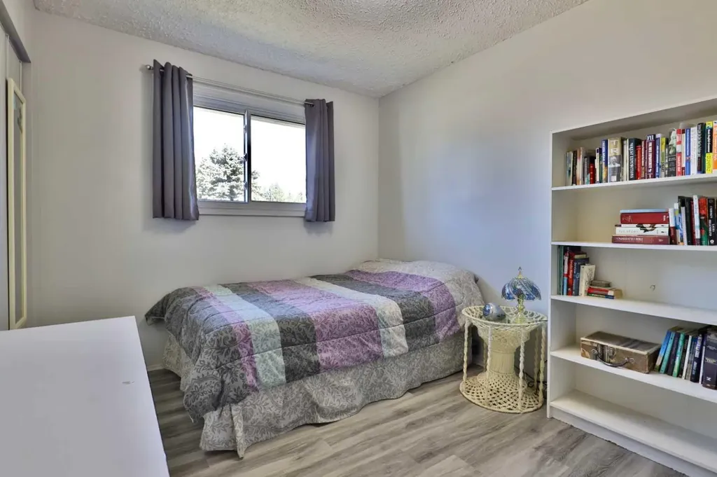 3305 Erickson Drive Camrose AB T4V 3X1