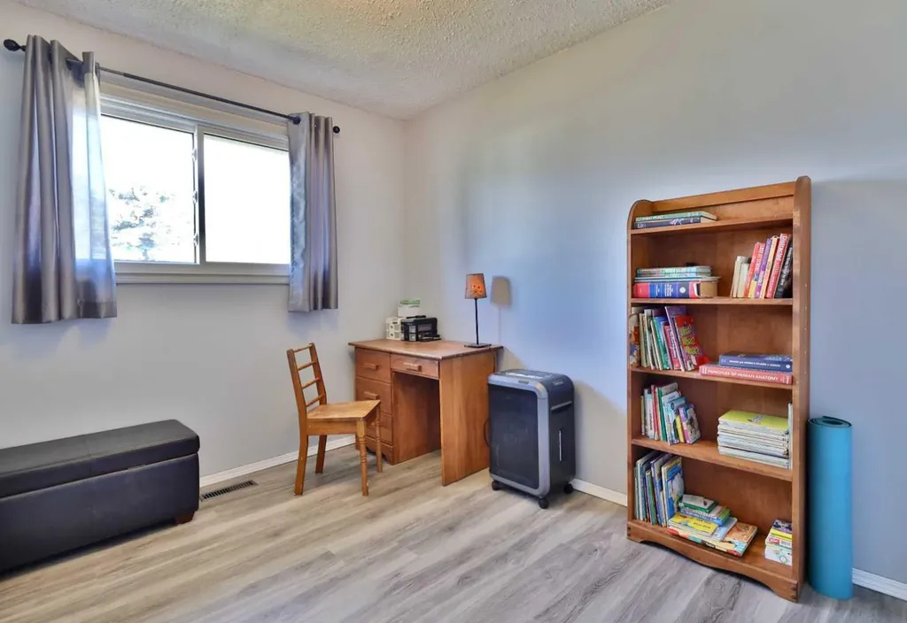 3305 Erickson Drive Camrose AB T4V 3X1