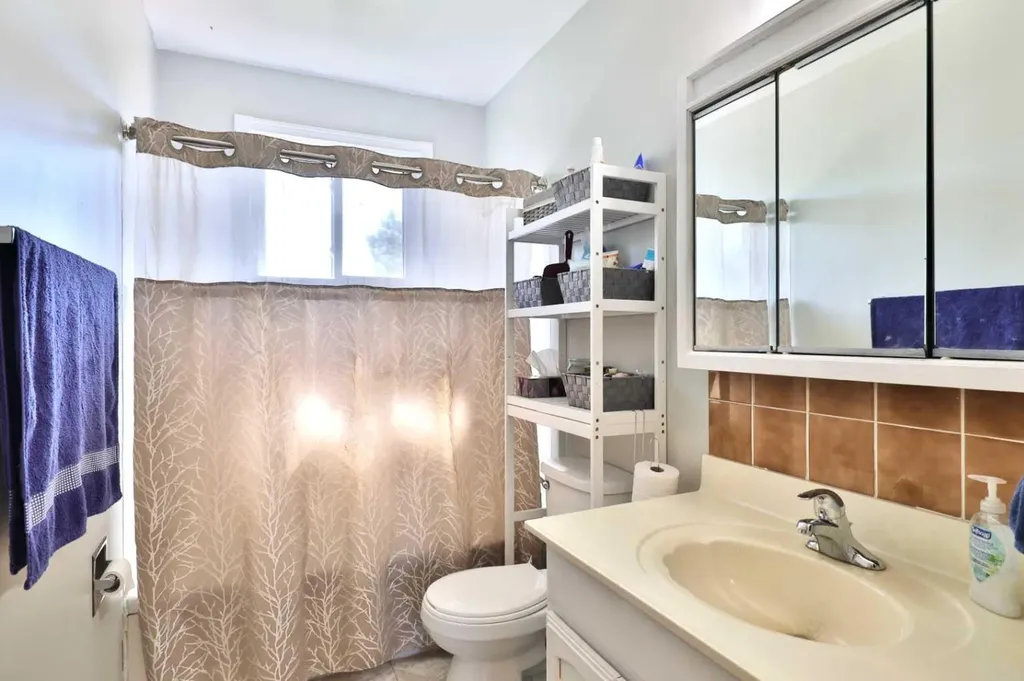 3305 Erickson Drive Camrose AB T4V 3X1