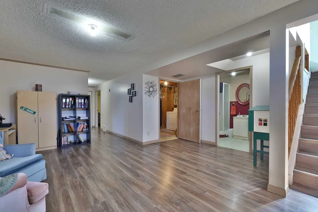 3305 Erickson Drive Camrose AB T4V 3X1