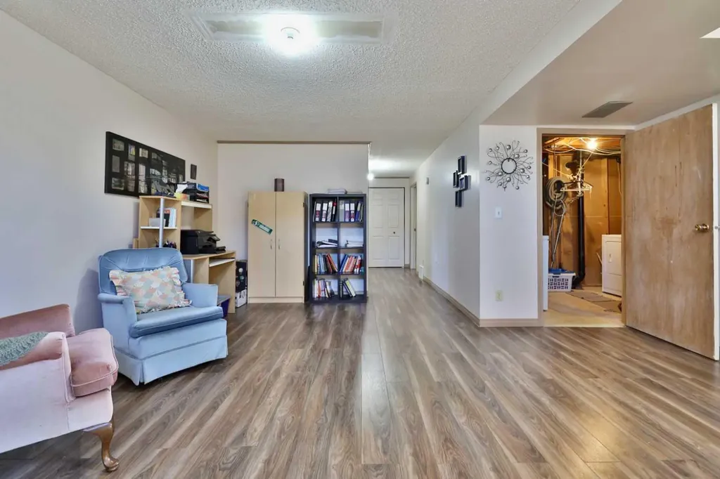 3305 Erickson Drive Camrose AB T4V 3X1