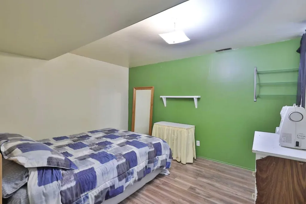 3305 Erickson Drive Camrose AB T4V 3X1