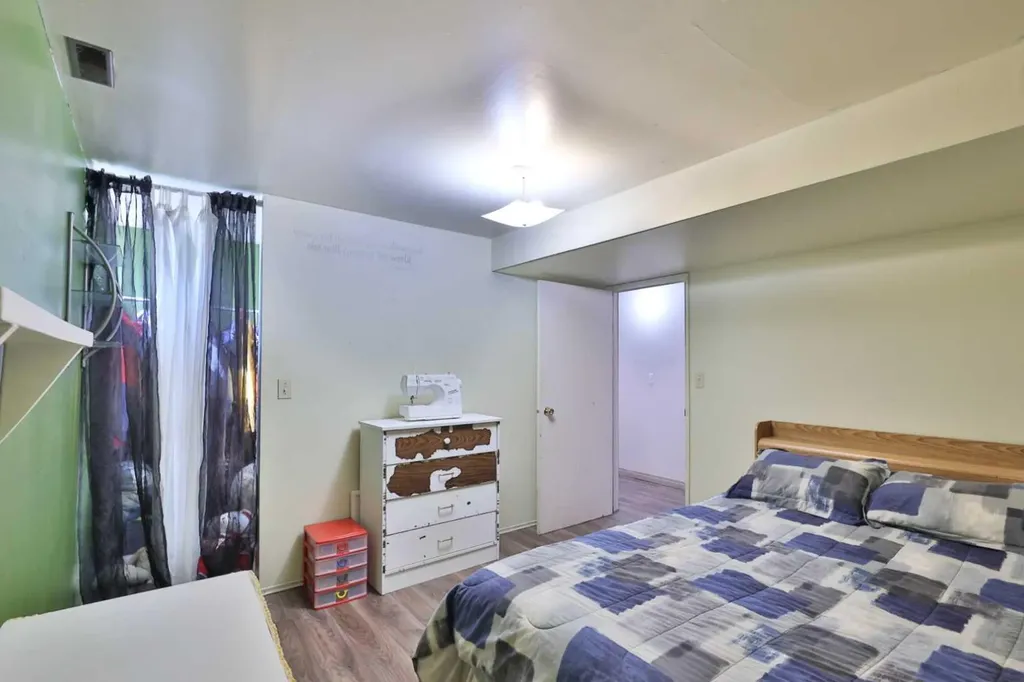 3305 Erickson Drive Camrose AB T4V 3X1