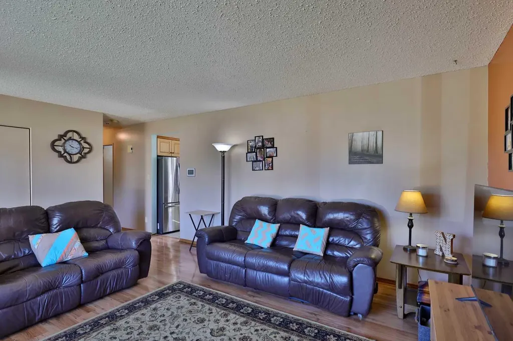 3305 Erickson Drive Camrose AB T4V 3X1