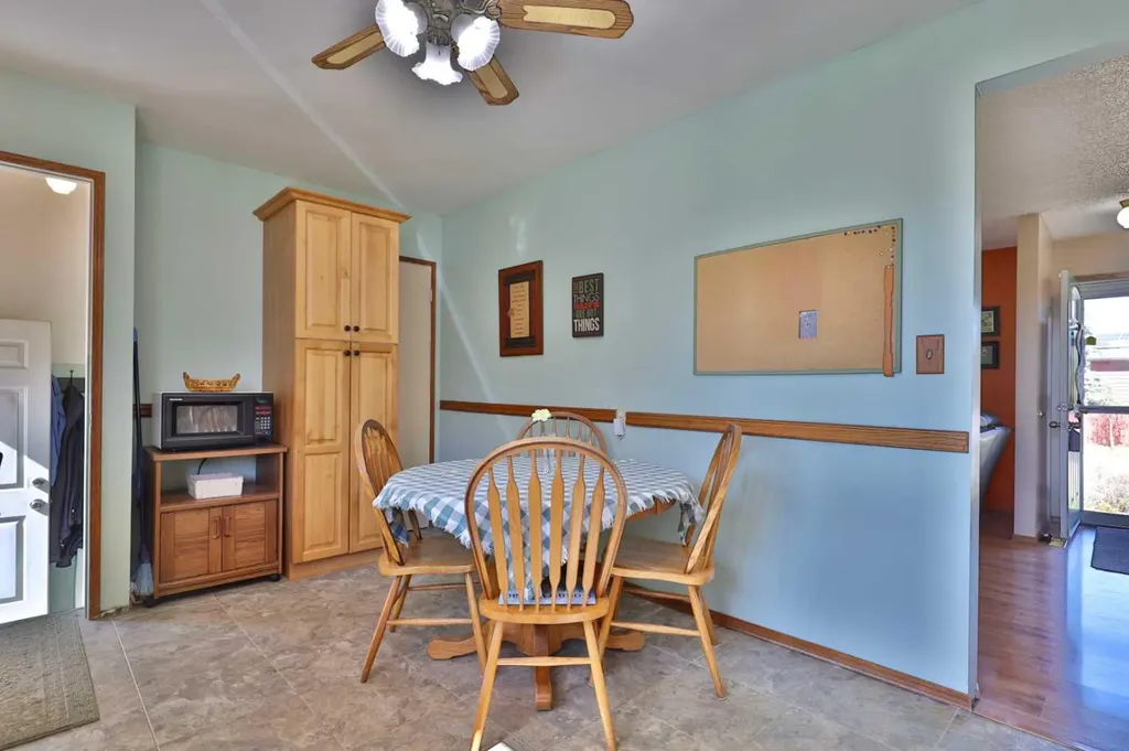 3305 Erickson Drive Camrose AB T4V 3X1