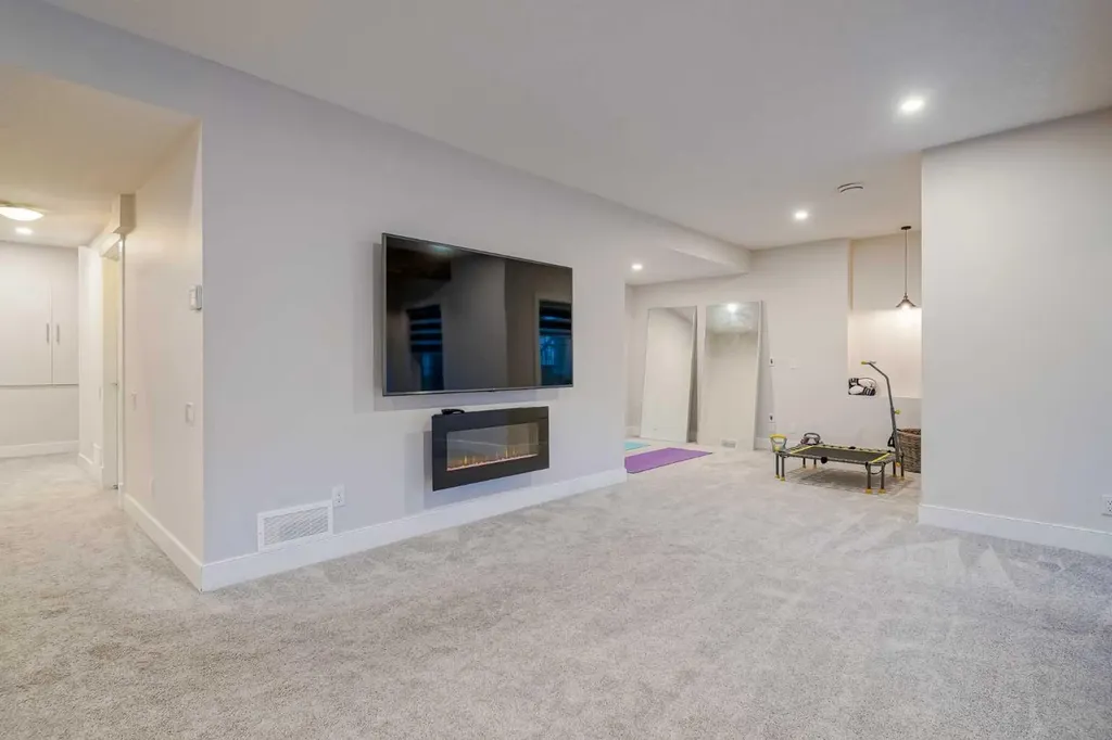 1117 Coopers Drive SW Airdrie AB T4B 0Z8