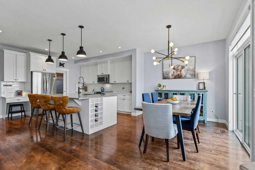 68 Legacy Manor SE Calgary AB T2x 2E9