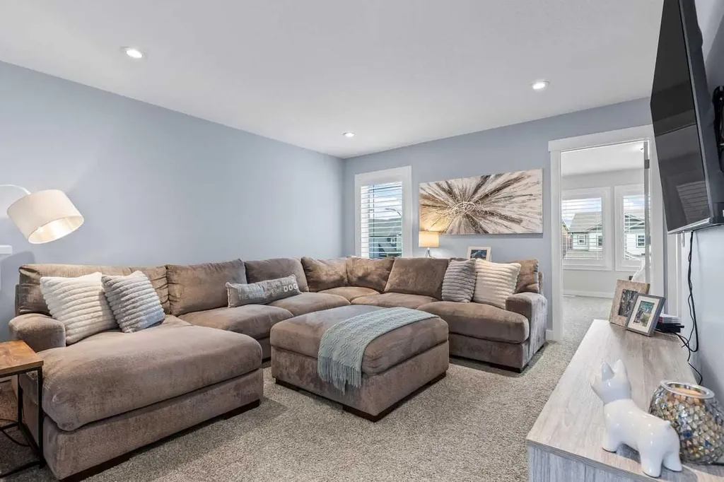 68 Legacy Manor SE Calgary AB T2x 2E9