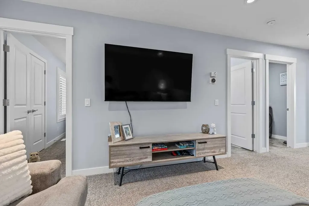 68 Legacy Manor SE Calgary AB T2x 2E9