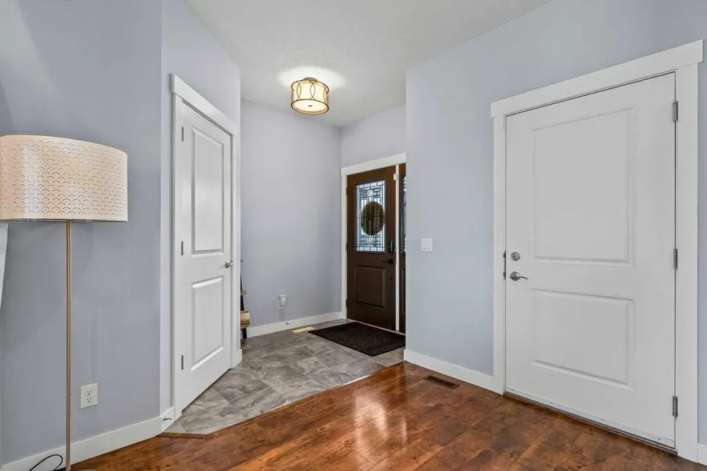 68 Legacy Manor SE Calgary AB T2x 2E9