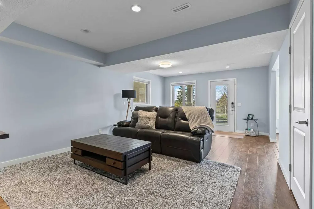 68 Legacy Manor SE Calgary AB T2x 2E9