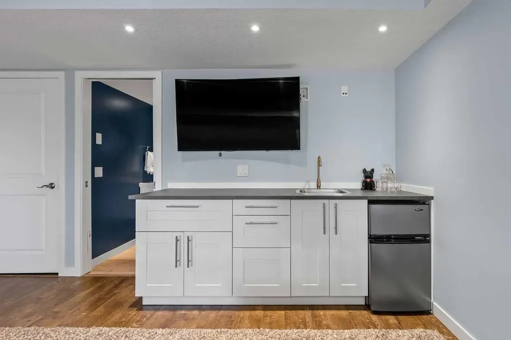 68 Legacy Manor SE Calgary AB T2x 2E9