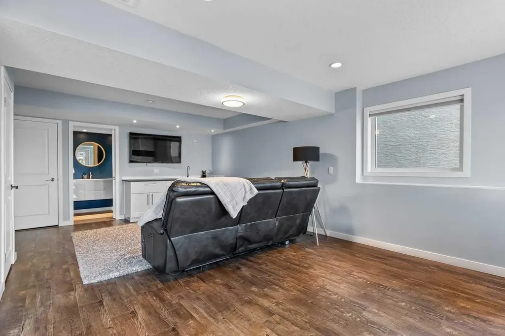68 Legacy Manor SE Calgary AB T2x 2E9