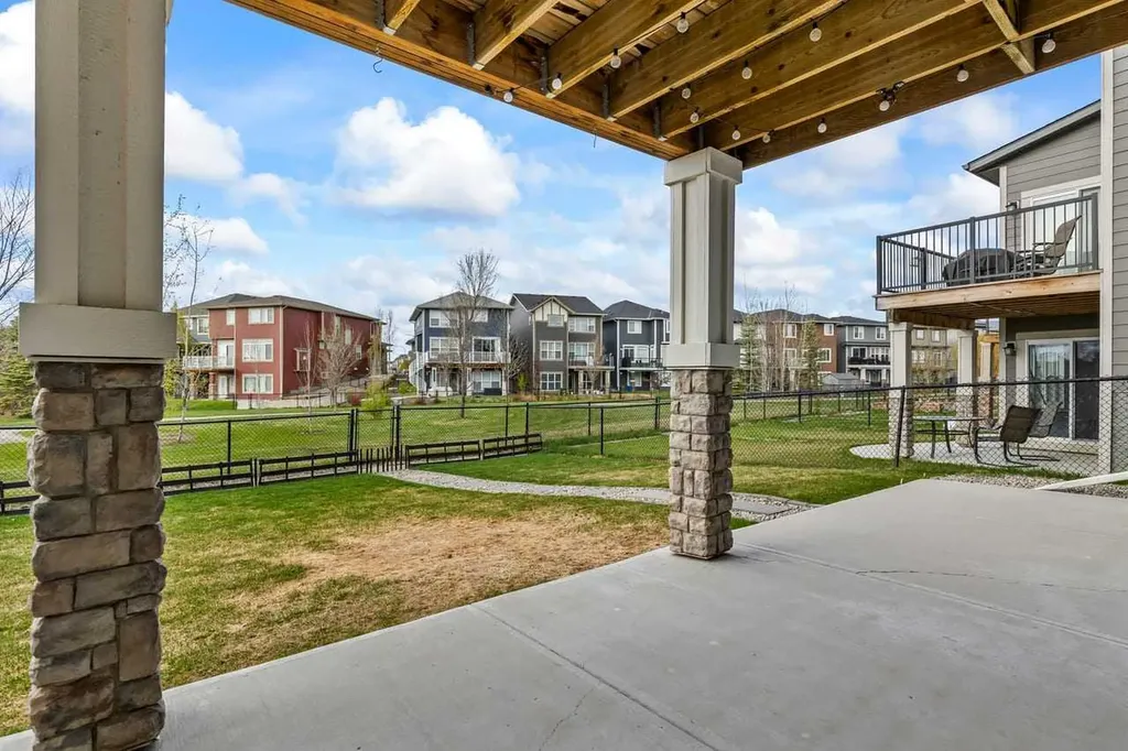 68 Legacy Manor SE Calgary AB T2x 2E9