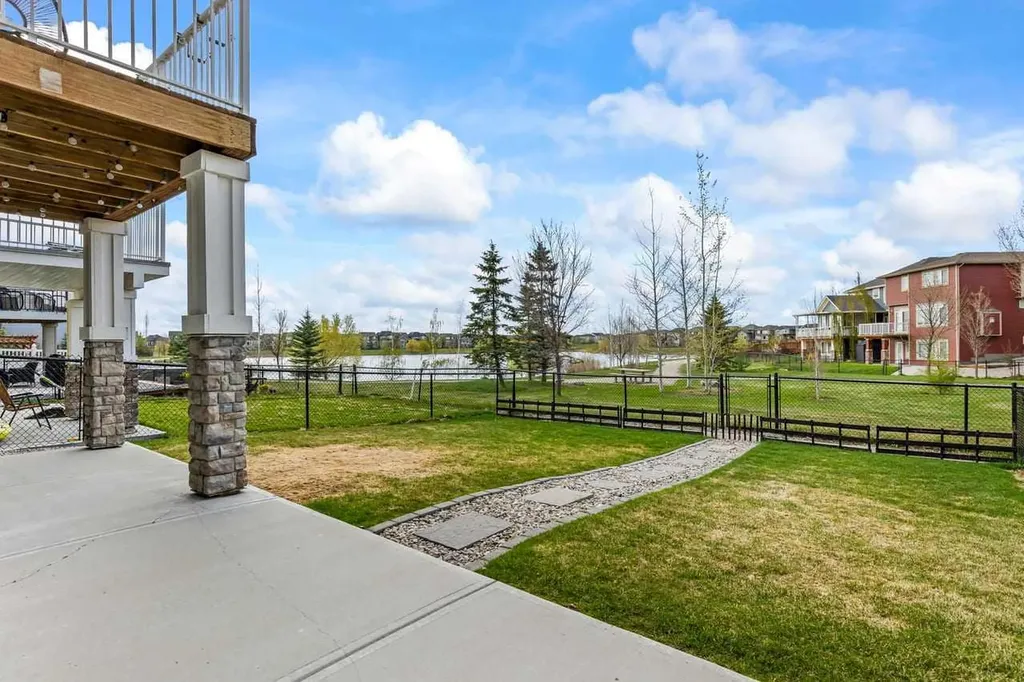 68 Legacy Manor SE Calgary AB T2x 2E9
