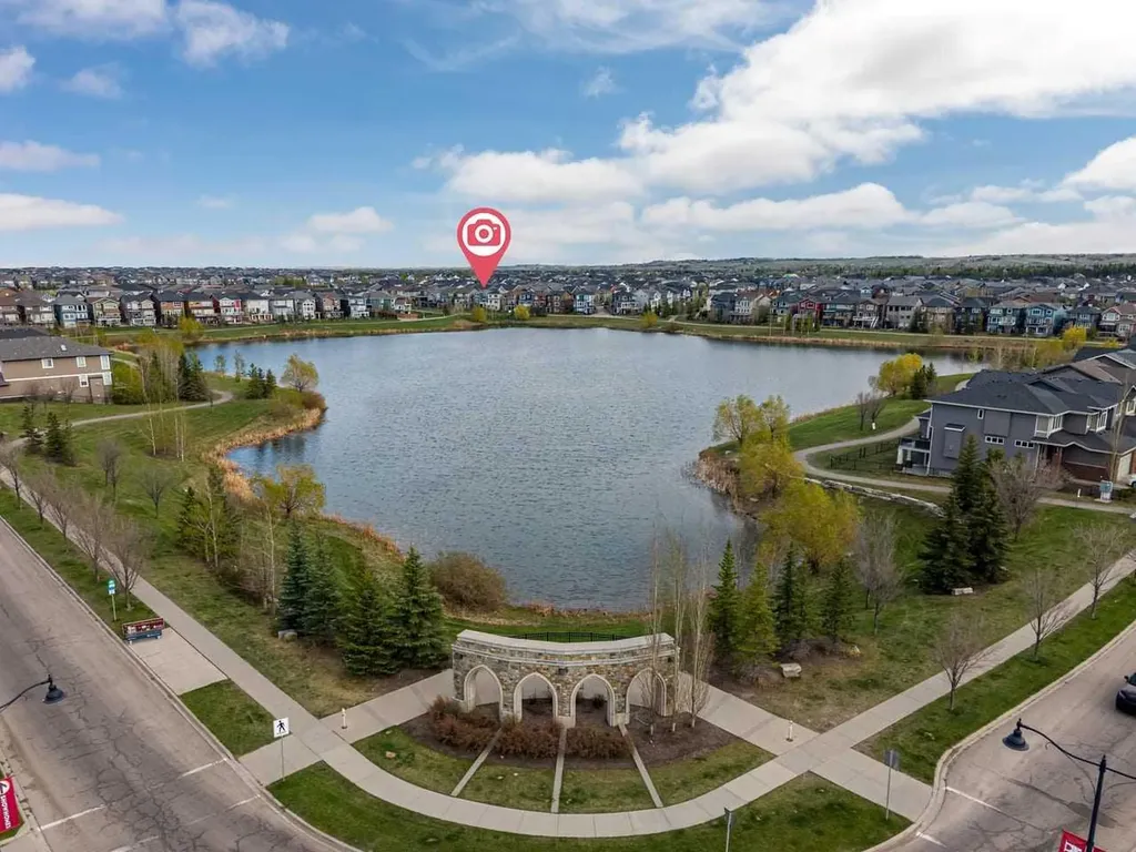 68 Legacy Manor SE Calgary AB T2x 2E9