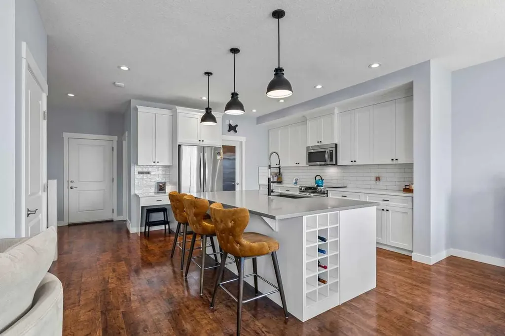 68 Legacy Manor SE Calgary AB T2x 2E9