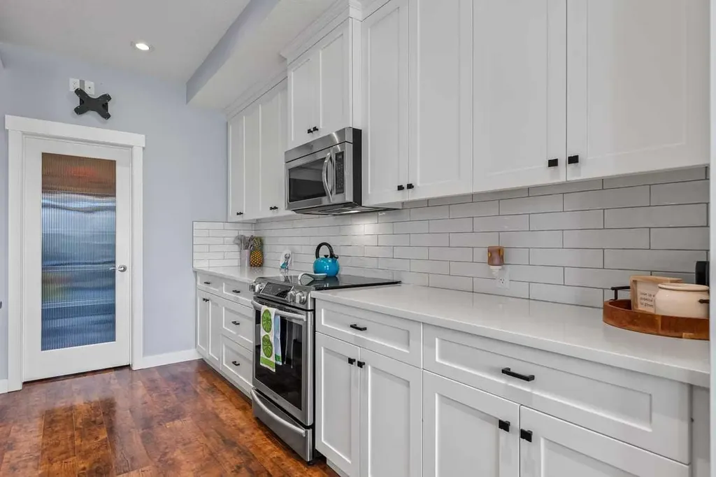 68 Legacy Manor SE Calgary AB T2x 2E9