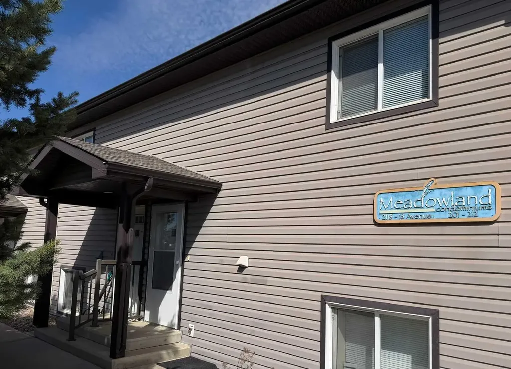 Coaldale AB, 2118 18 Avenue, Unit 204