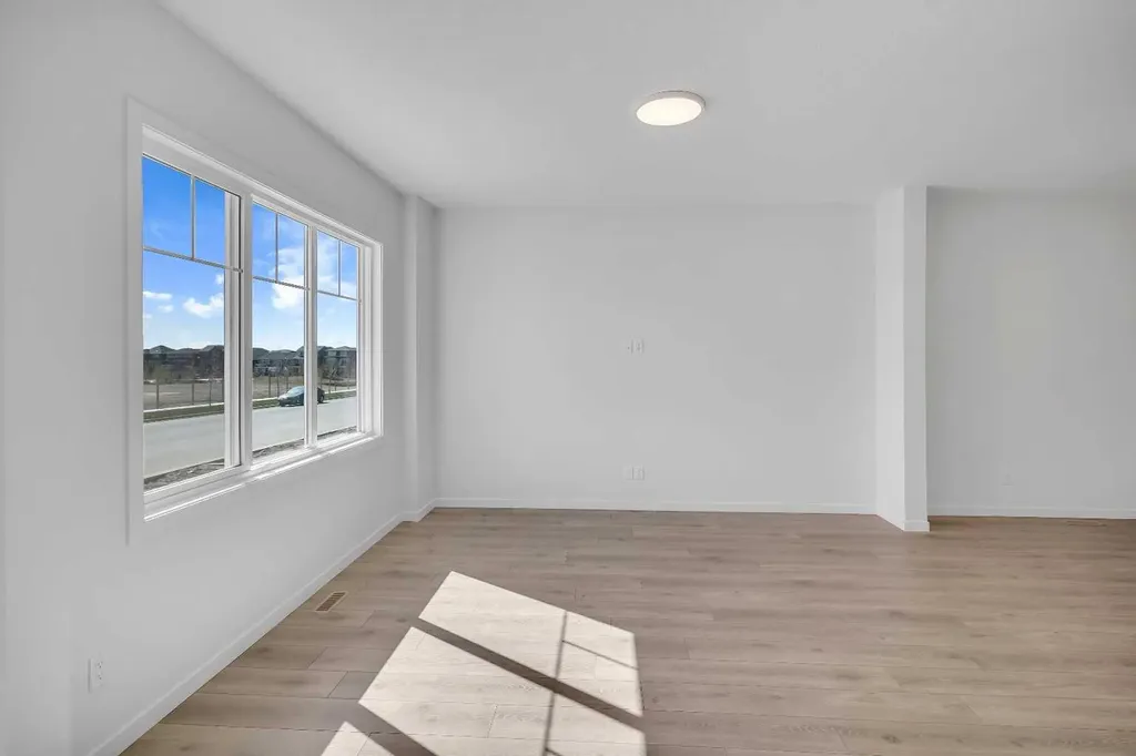541 Bayview Street SW Airdrie AB T4B 5M4