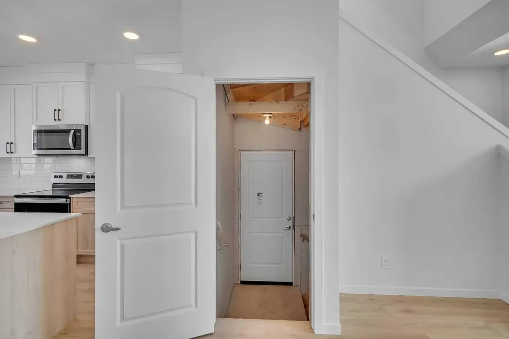 541 Bayview Street SW Airdrie AB T4B 5M4