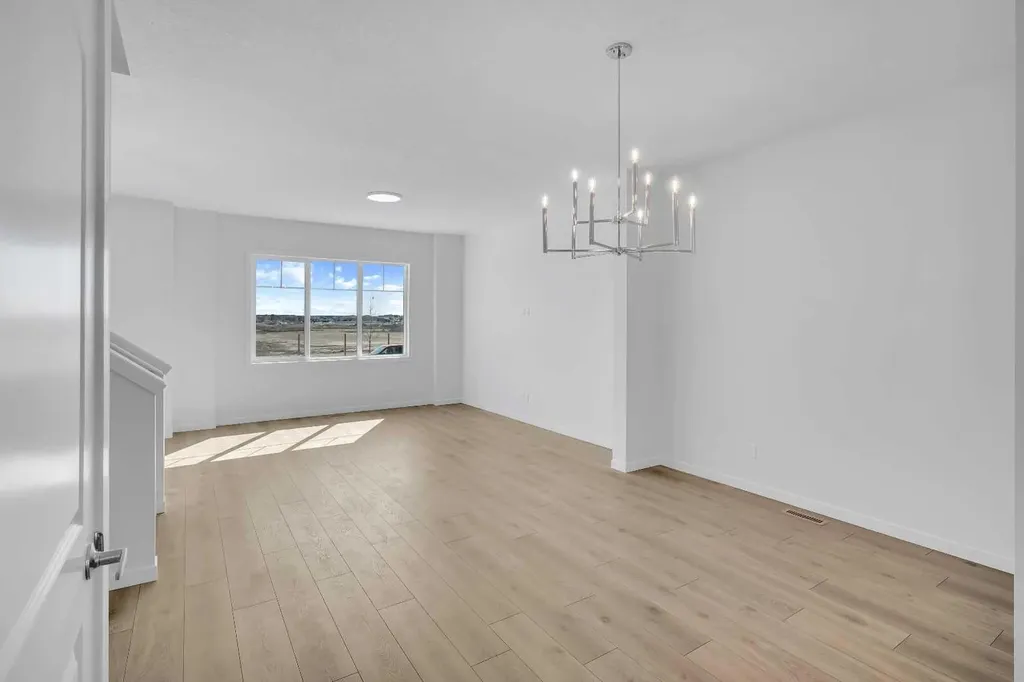 541 Bayview Street SW Airdrie AB T4B 5M4