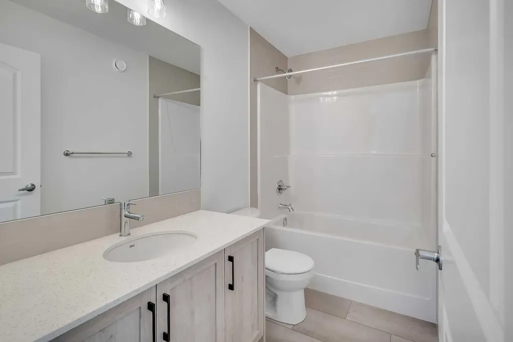 541 Bayview Street SW Airdrie AB T4B 5M4