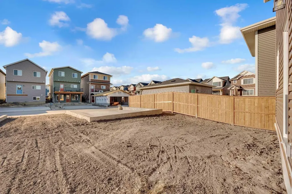 541 Bayview Street SW Airdrie AB T4B 5M4