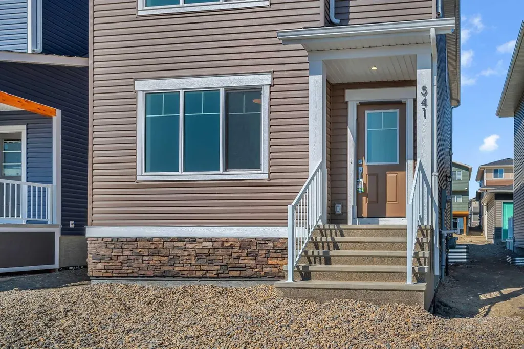541 Bayview Street SW Airdrie AB T4B 5M4