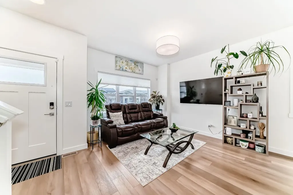 525 River Heights Drive Cochrane AB T4C 3E3