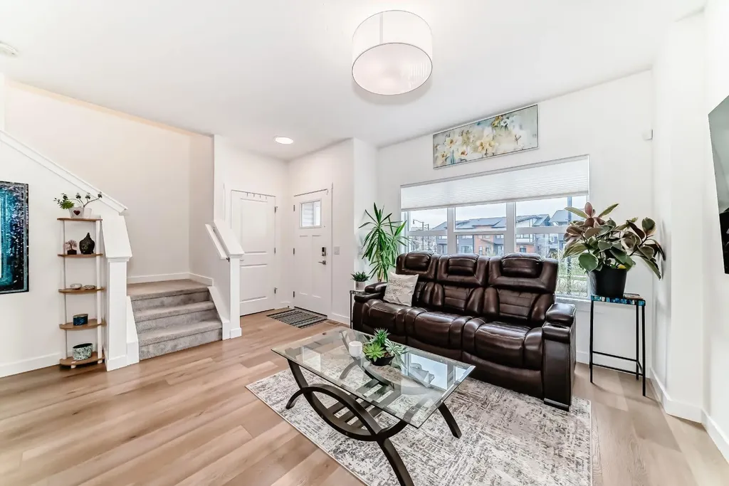 525 River Heights Drive Cochrane AB T4C 3E3