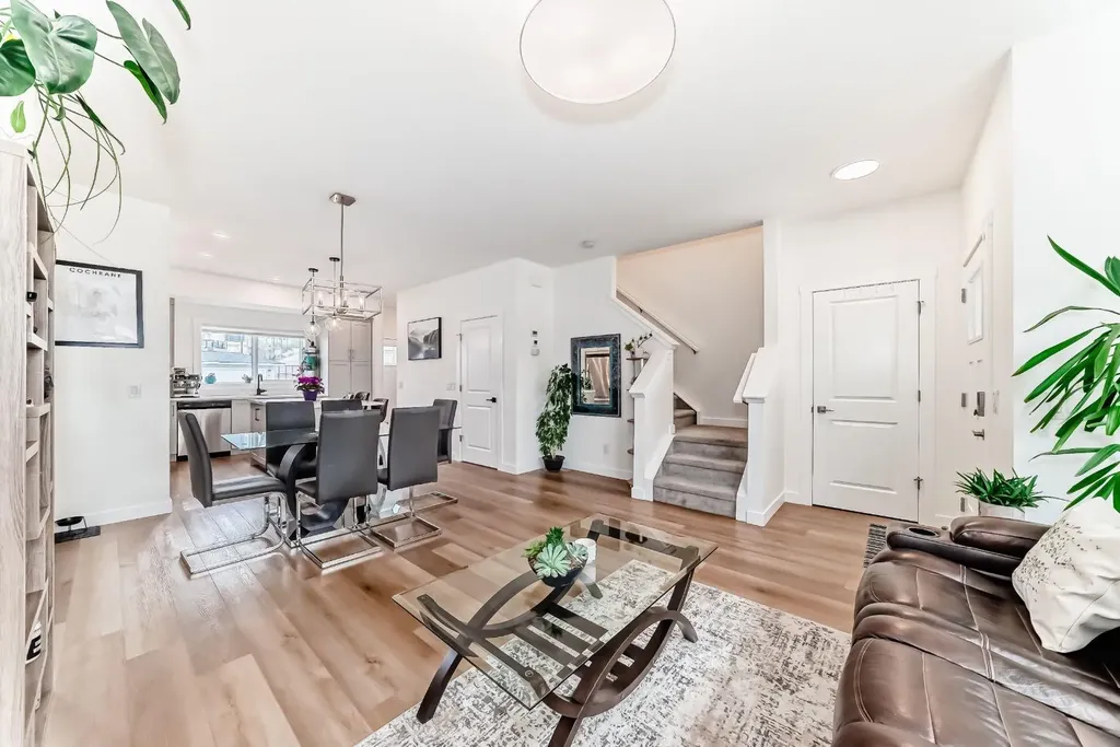 525 River Heights Drive Cochrane AB T4C 3E3