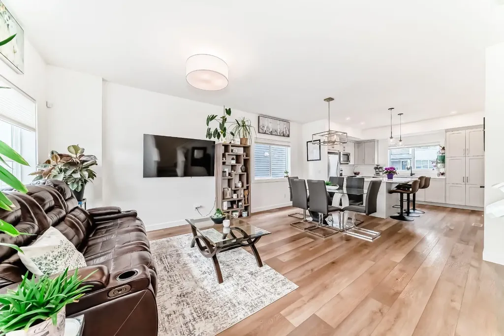 525 River Heights Drive Cochrane AB T4C 3E3