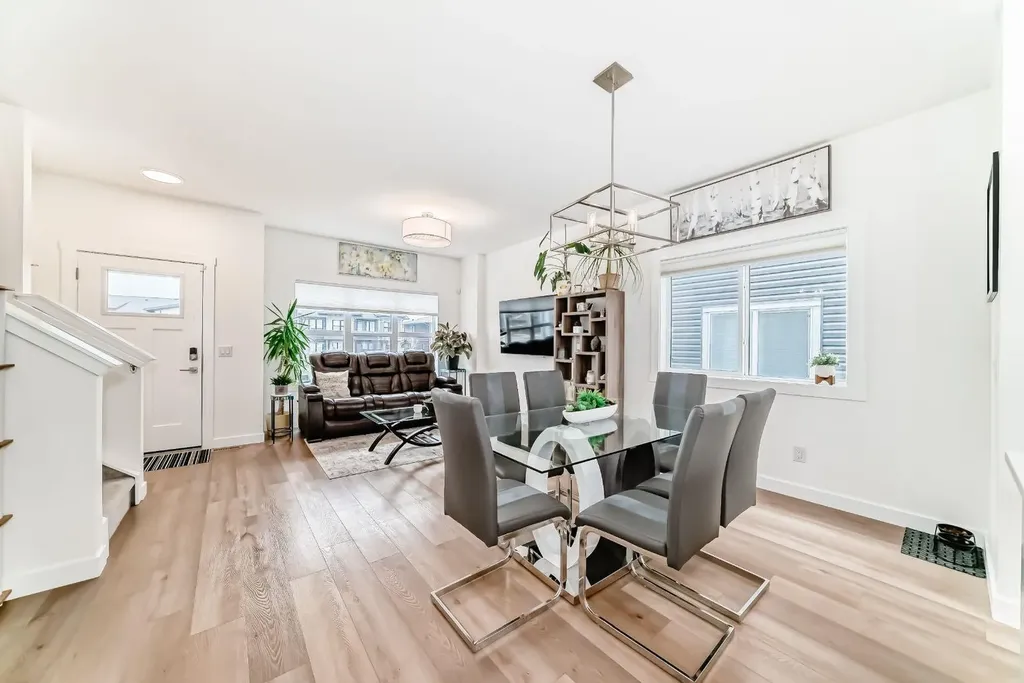 525 River Heights Drive Cochrane AB T4C 3E3