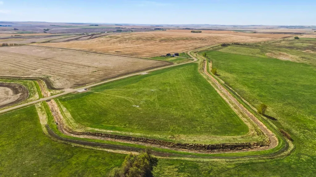 Lot 2 Range Road 243 & Highway 564 Rural Wheatland County AB T1P 0L1