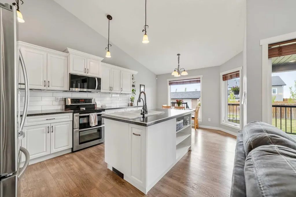403 Centennial Avenue Nobleford AB T0L 1S0