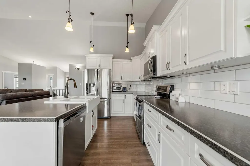 403 Centennial Avenue Nobleford AB T0L 1S0