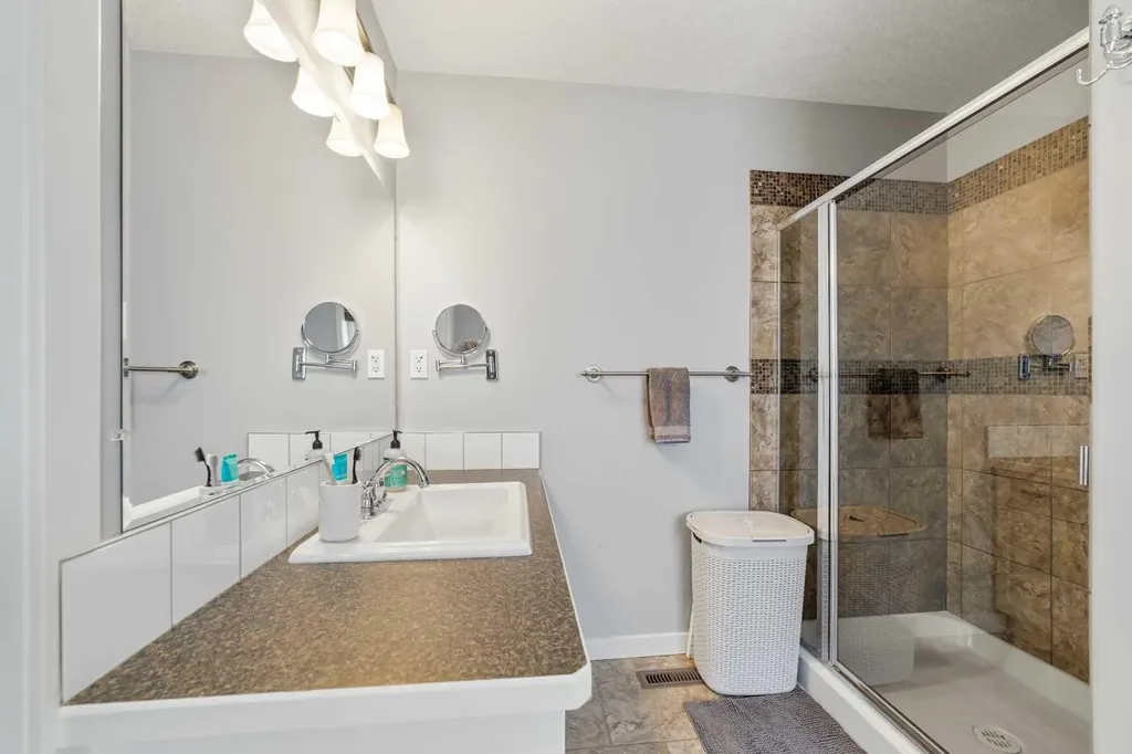 403 Centennial Avenue Nobleford AB T0L 1S0