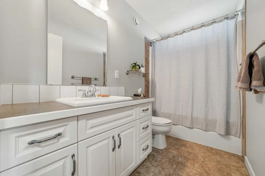 403 Centennial Avenue Nobleford AB T0L 1S0