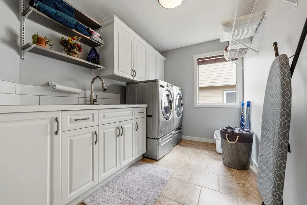 403 Centennial Avenue Nobleford AB T0L 1S0