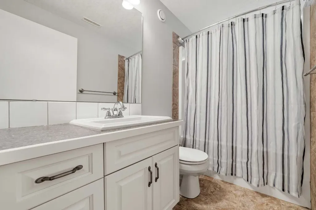 403 Centennial Avenue Nobleford AB T0L 1S0