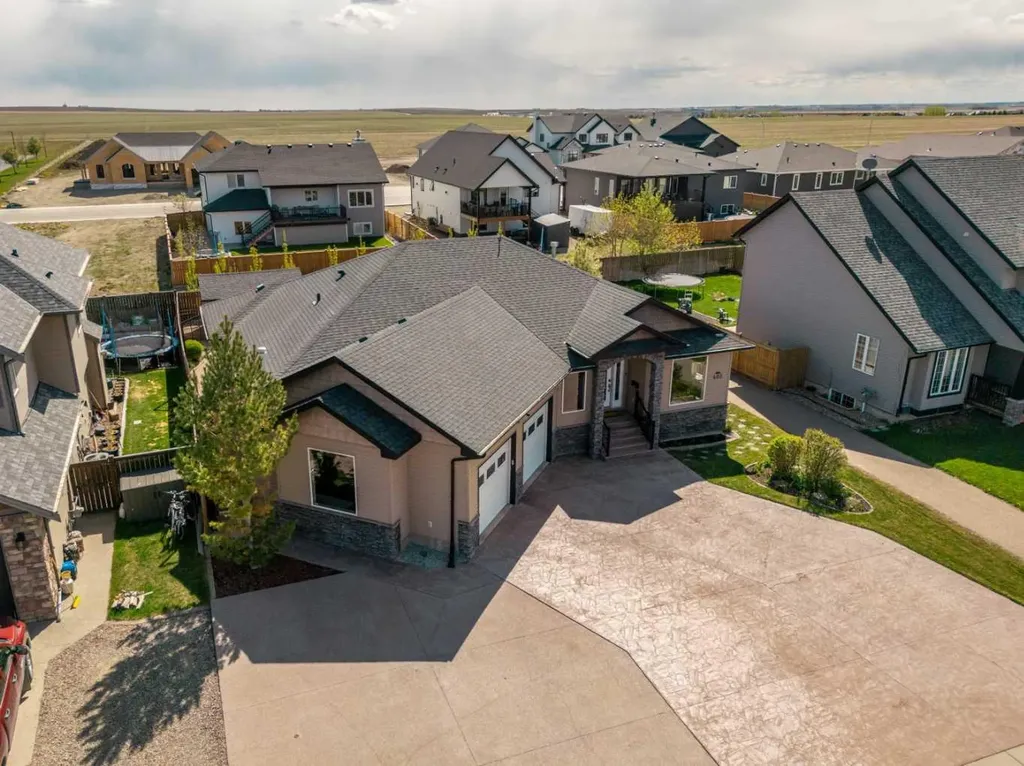 403 Centennial Avenue Nobleford AB T0L 1S0