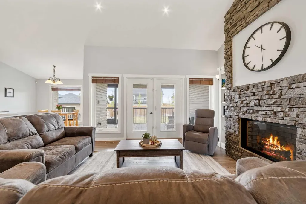 403 Centennial Avenue Nobleford AB T0L 1S0