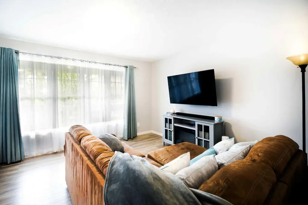 1460 Carrington Boulevard NW Calgary AB T3P0Y7