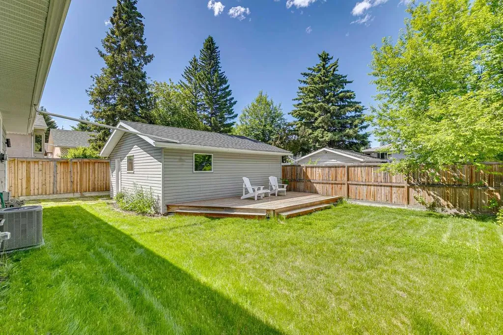 12223 Canfield Road SW Calgary AB T2W 1J8