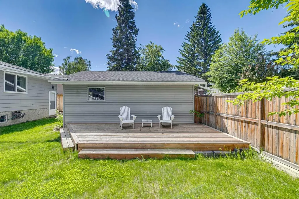 12223 Canfield Road SW Calgary AB T2W 1J8