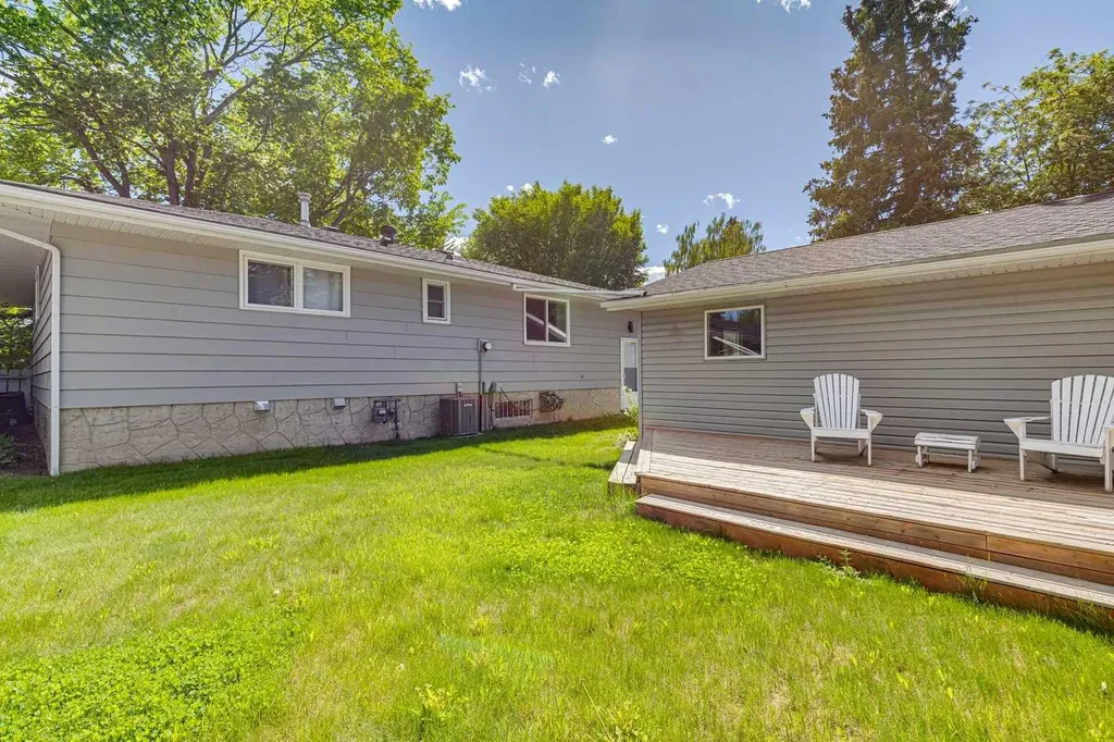 12223 Canfield Road SW Calgary AB T2W 1J8