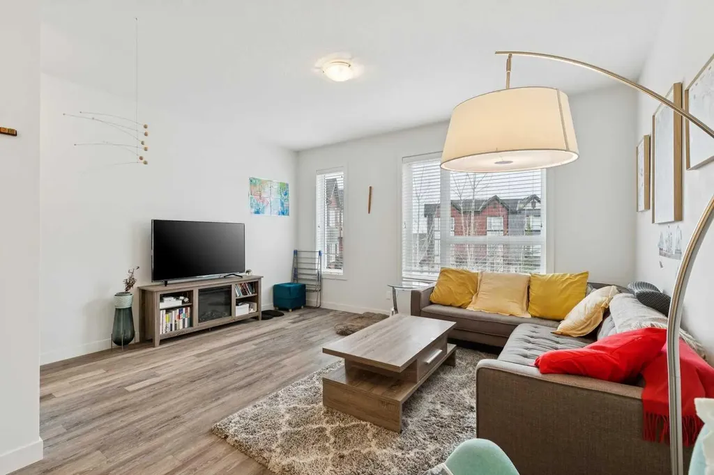 11 Evanscrest Mews NW Calgary AB T3P 0Y1